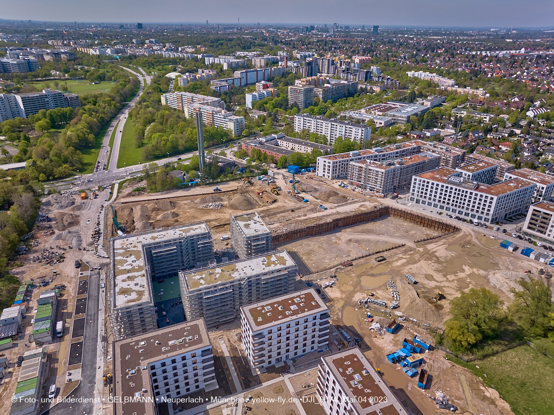 04.05.2023 - Luftbilder vom Alexisqaurtier und Pandion Verde in Neuperlach